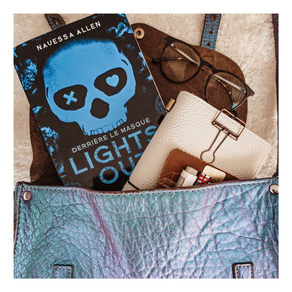 Into Darkness, T01 : Light Outs, Derrière le masque - Navessa Allen