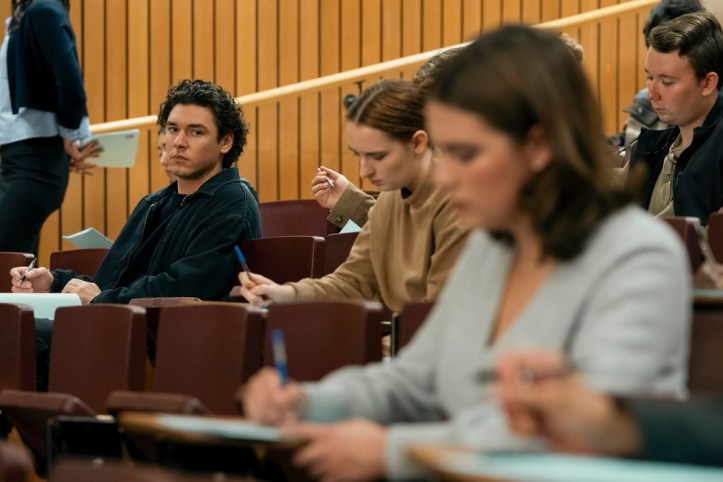Off-Campus série Prime Video, tiré du roman de Elle Kennedy