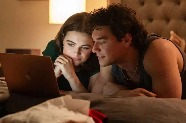 Off-Campus série Prime Video, tiré du roman de Elle Kennedy