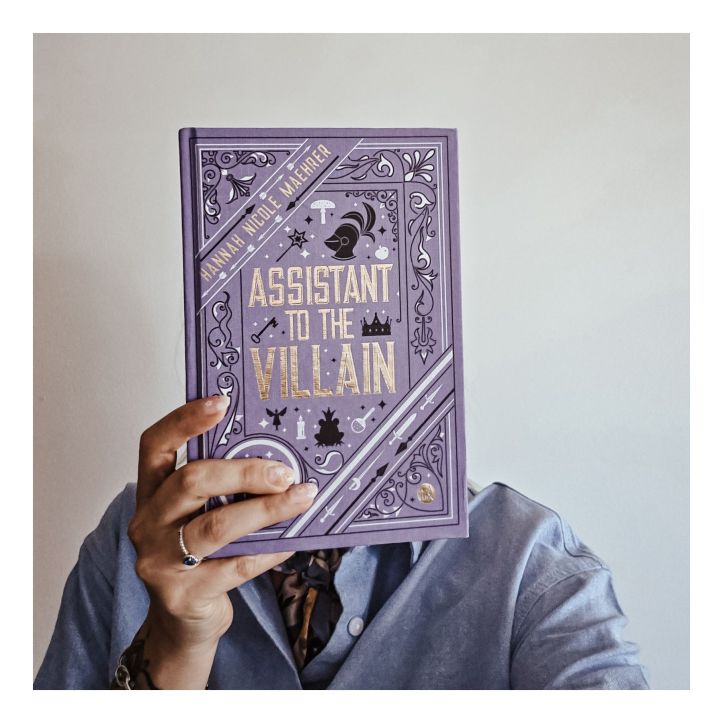 Assistant to the Villain de Hannah Nicole Maehrer