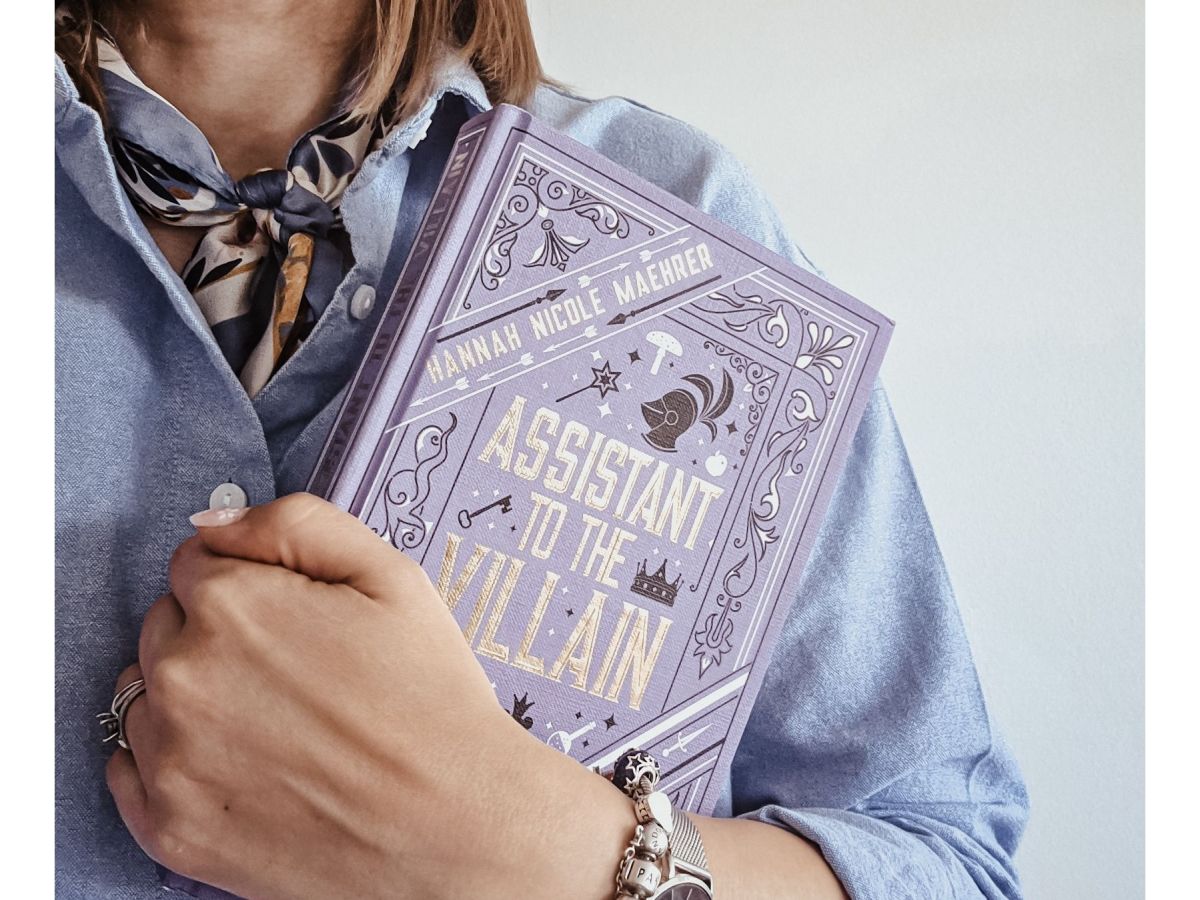 Assistant to the Villain – Hannah Nicole Maehrer