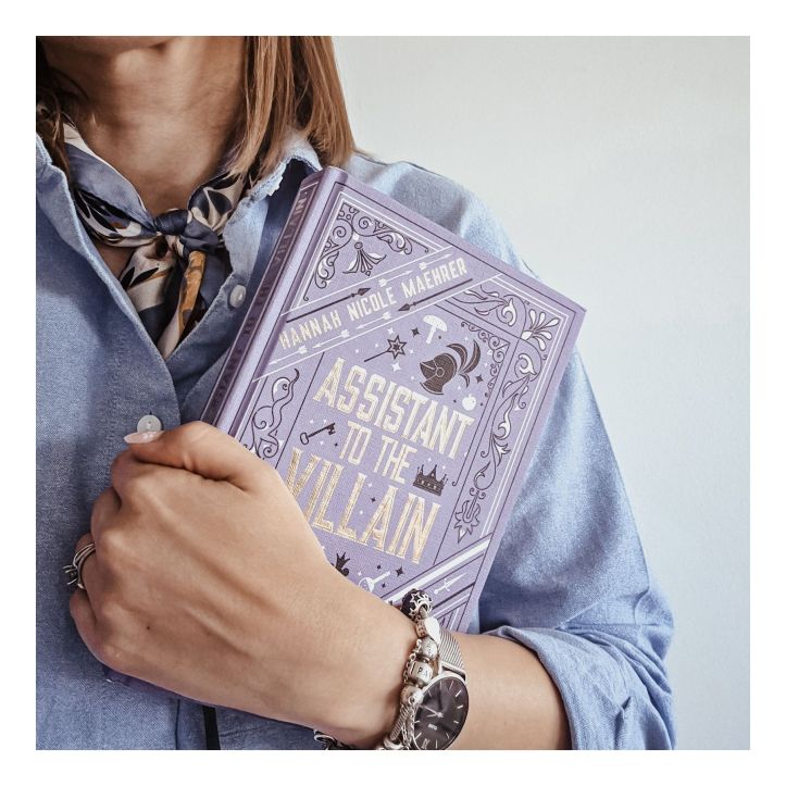 Assistant to the Villain de Hannah Nicole Maehrer